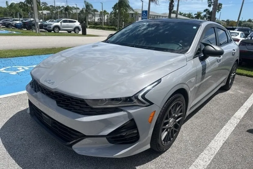 2024 Kia K5 GT-Line photo 1