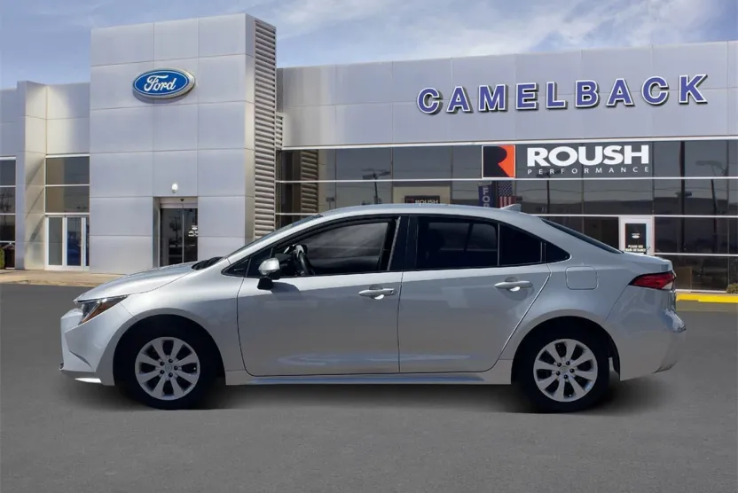 2024 Toyota Corolla LE photo 1