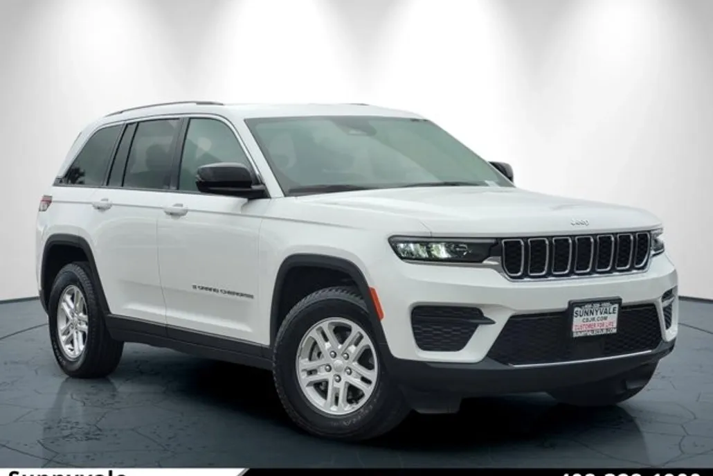 2024 Jeep Grand Cherokee Laredo photo 1
