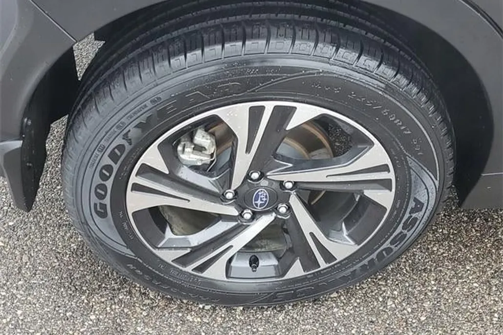2024 Subaru Crosstrek Premium photo 1