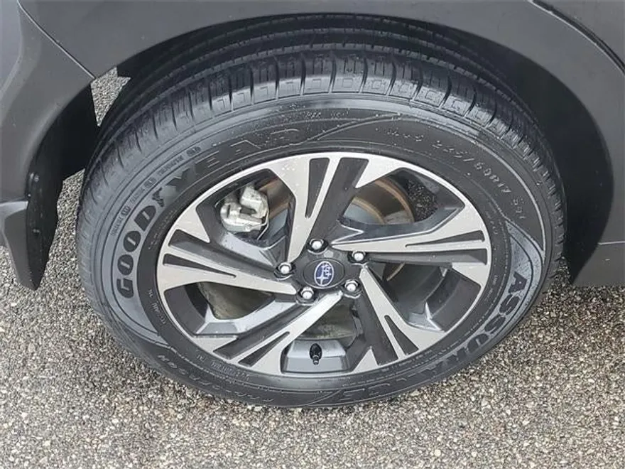 2024 Subaru Crosstrek Premium photo 1