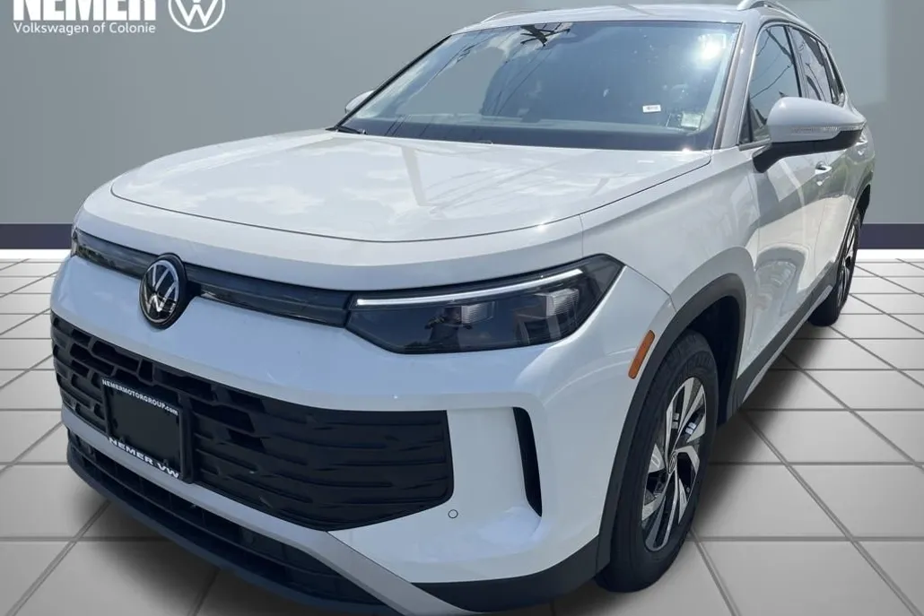 2025 Volkswagen Tiguan S photo 1