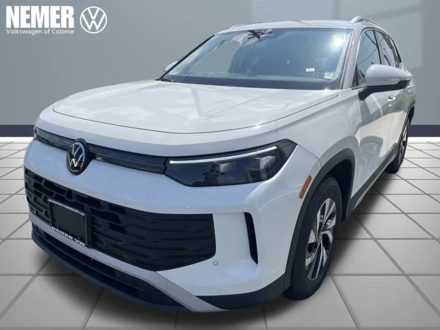 2025 Volkswagen Tiguan S photo 1