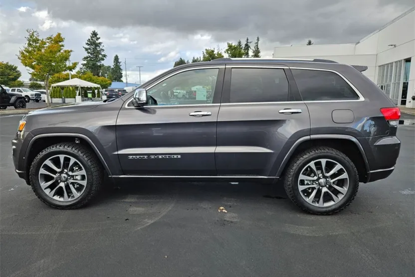 2017 Jeep Grand Cherokee Overland photo 1