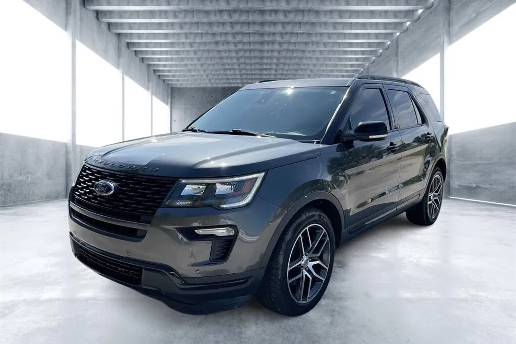 2019 Ford Explorer Sport photo 1