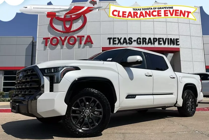 2022 Toyota Tundra Platinum photo 1