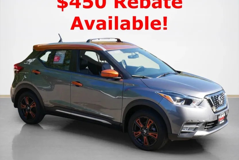 2019 Nissan Kicks SR photo 1