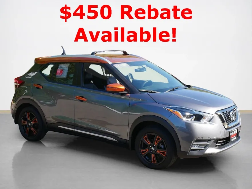 2019 Nissan Kicks SR photo 1