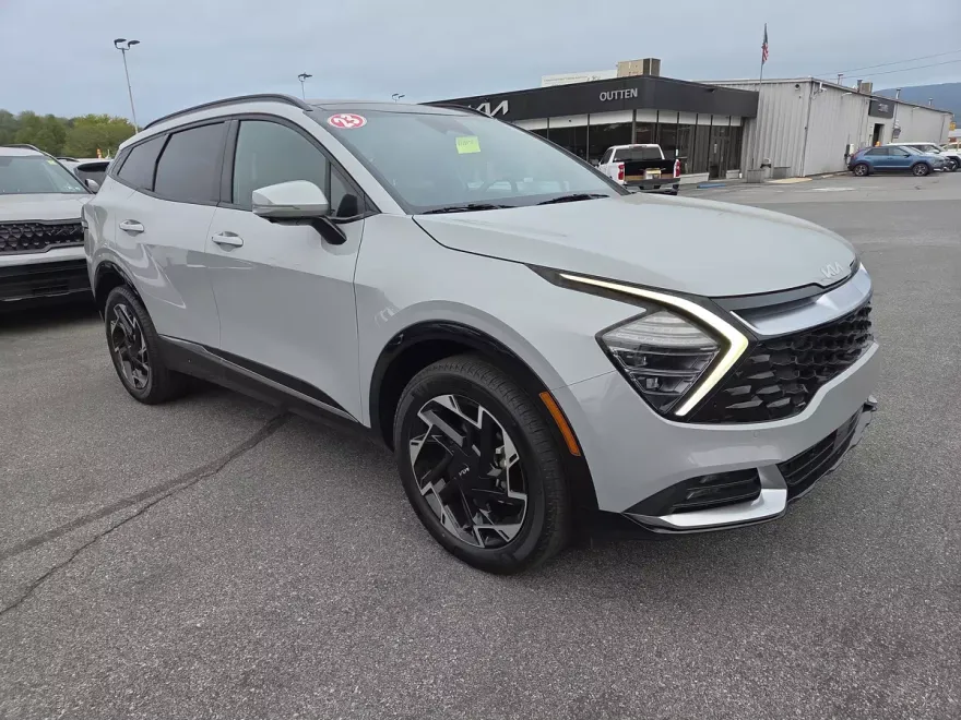 2023 Kia Sportage photo 1