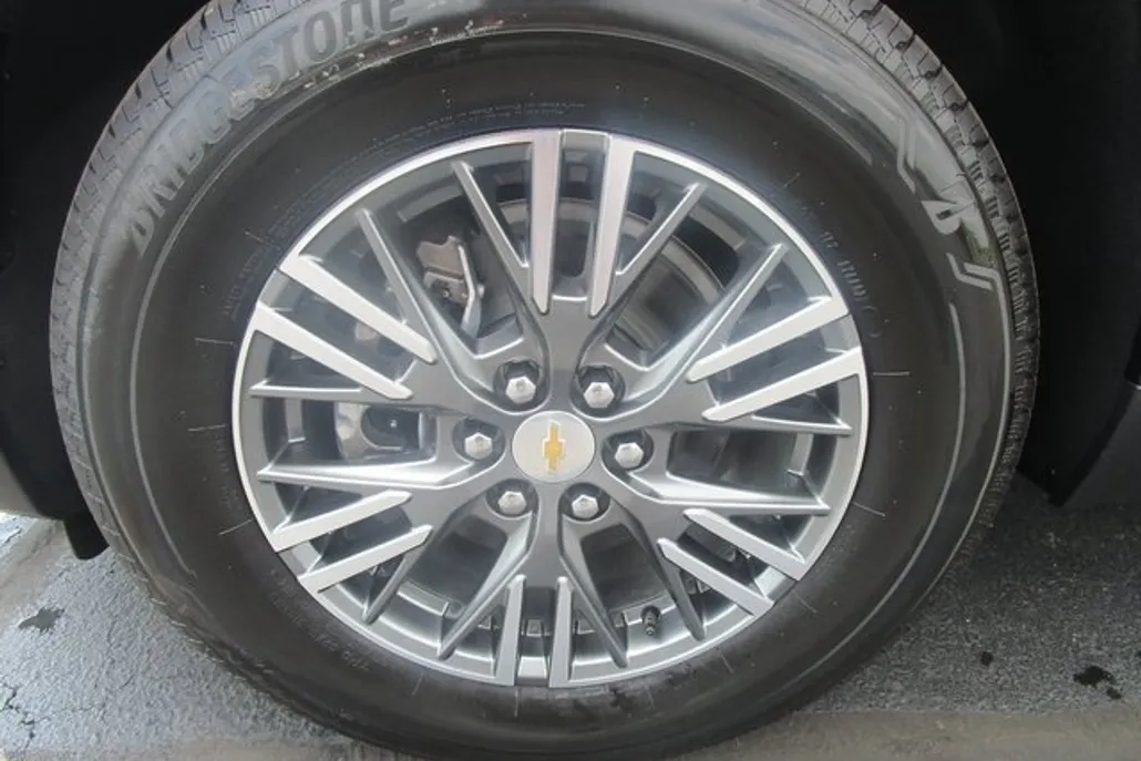 2026 Chevrolet Traverse photo 1