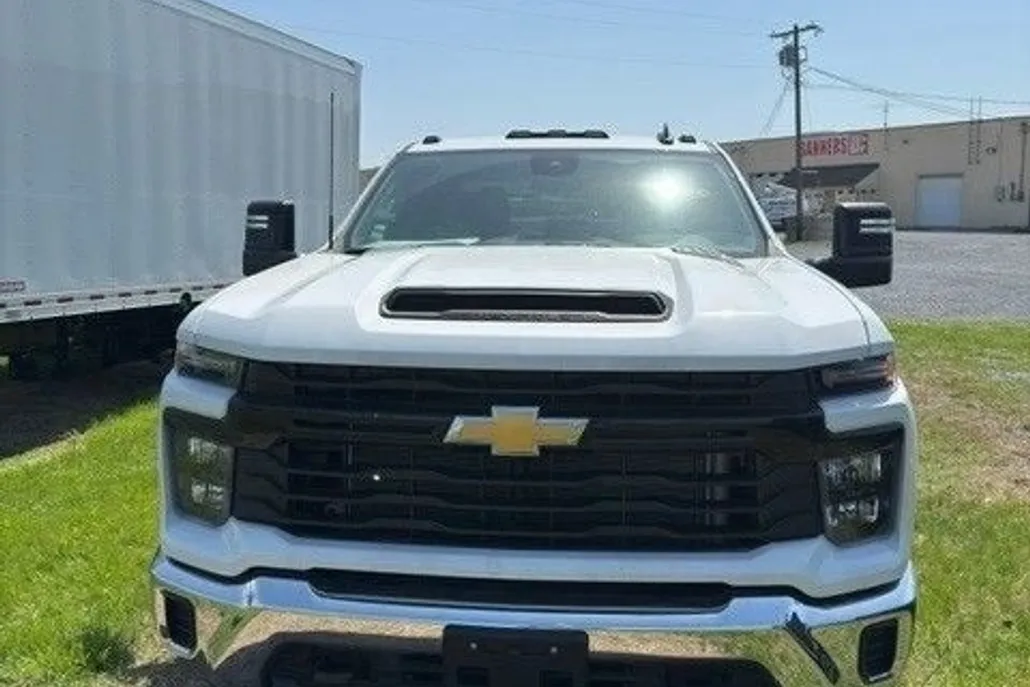 2024 Chevrolet Silverado 2500HD photo 1