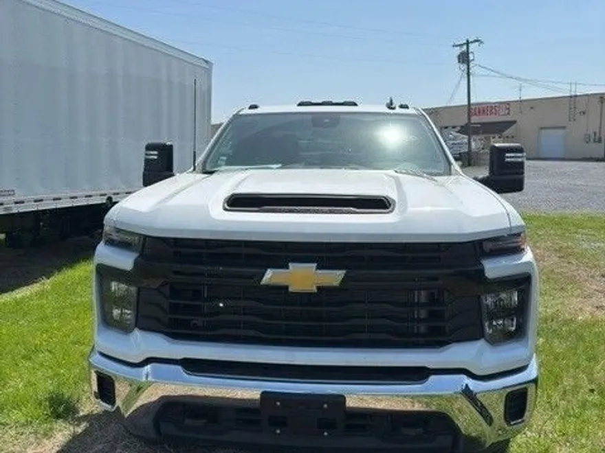 2024 Chevrolet Silverado 2500HD photo 1