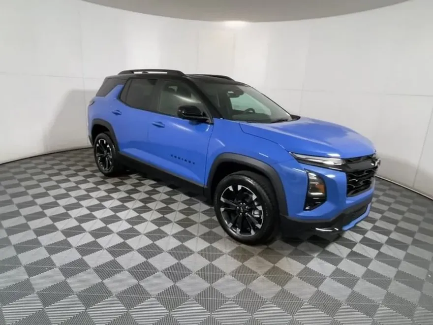 2025 Chevrolet Equinox RS photo 2