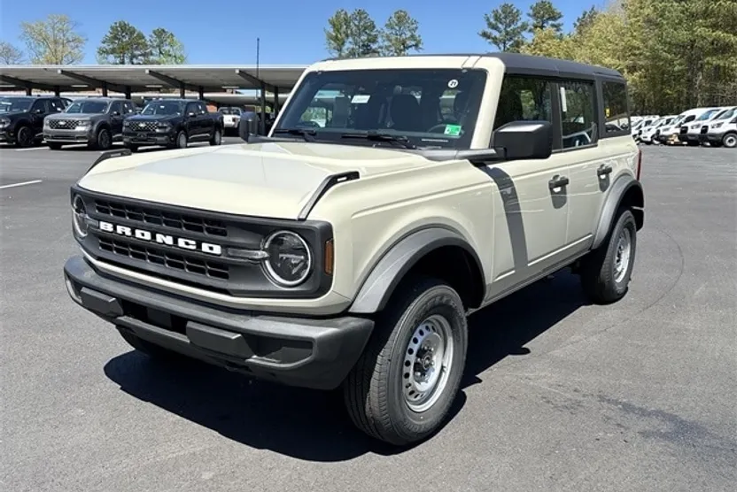 2025 Ford Bronco Base photo 1