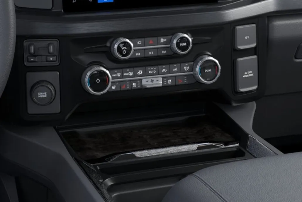 2026 Ford F-250 Lariat photo 13