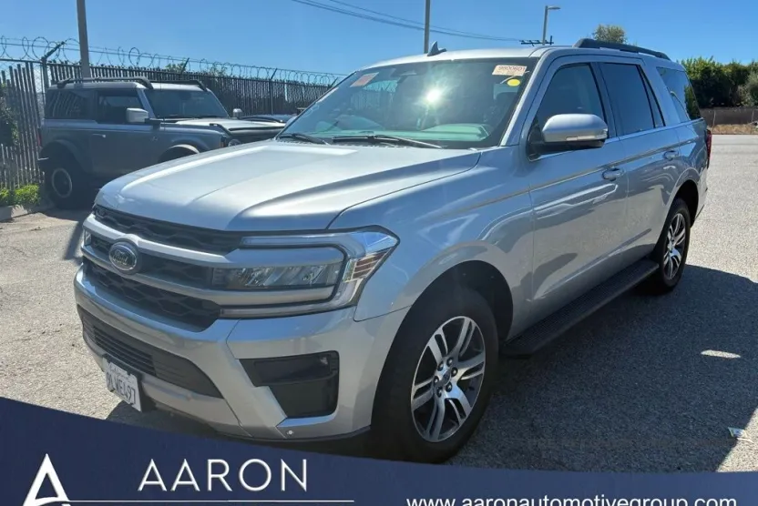 2024 Ford Expedition XLT photo 1
