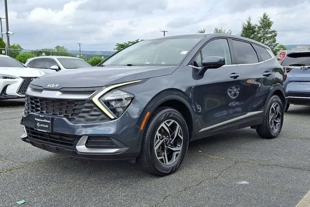 2023 Kia Sportage LX photo 1
