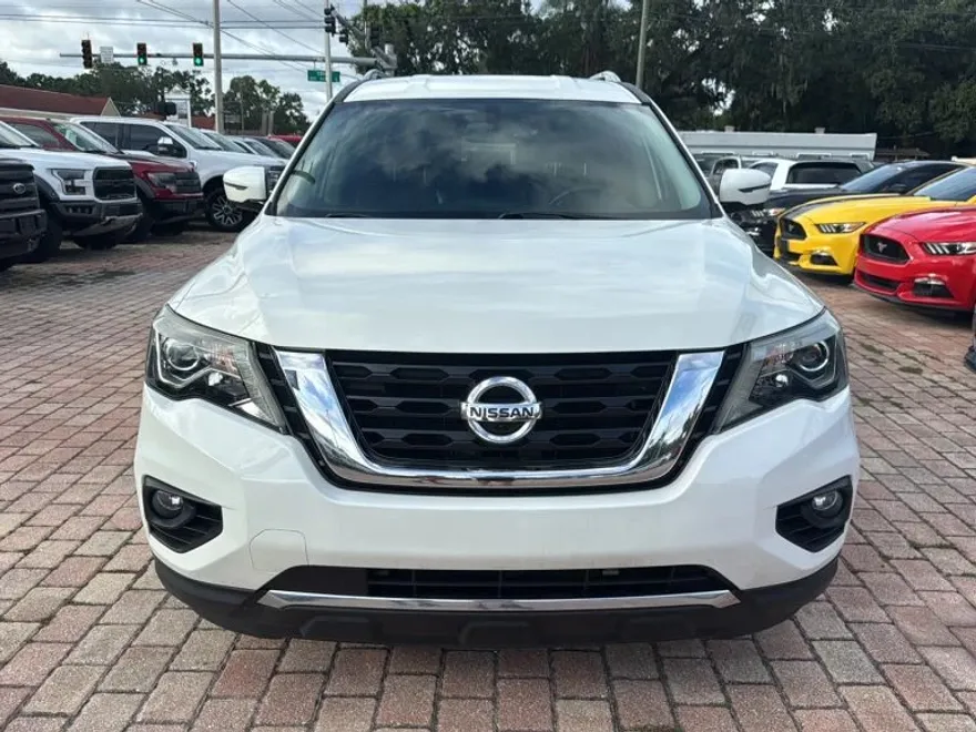 2019 Nissan Pathfinder SL photo 1