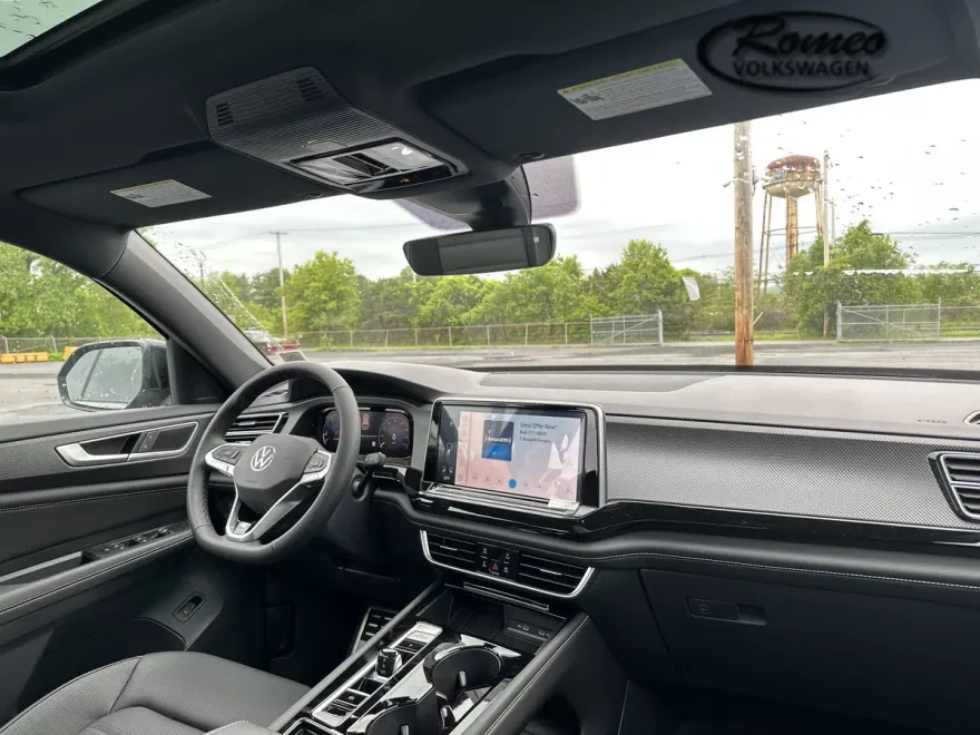 2025 Volkswagen Atlas Cross Sport SEL R-Line photo 1