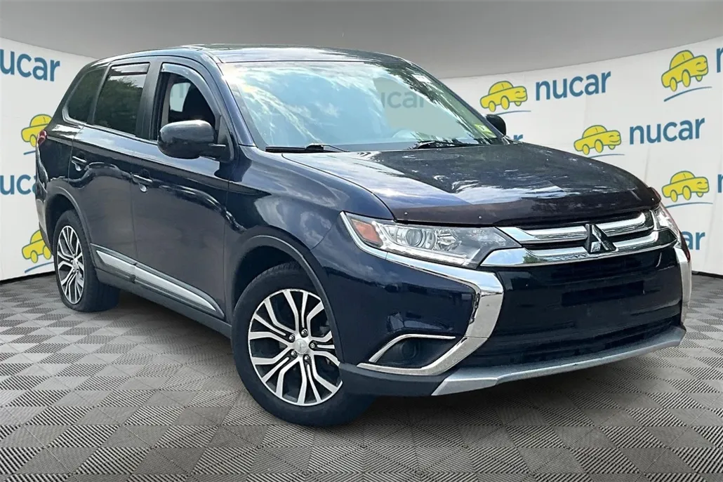 2018 Mitsubishi Outlander ES photo 1