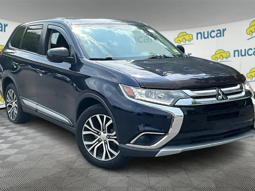 2018 Mitsubishi Outlander ES photo 1