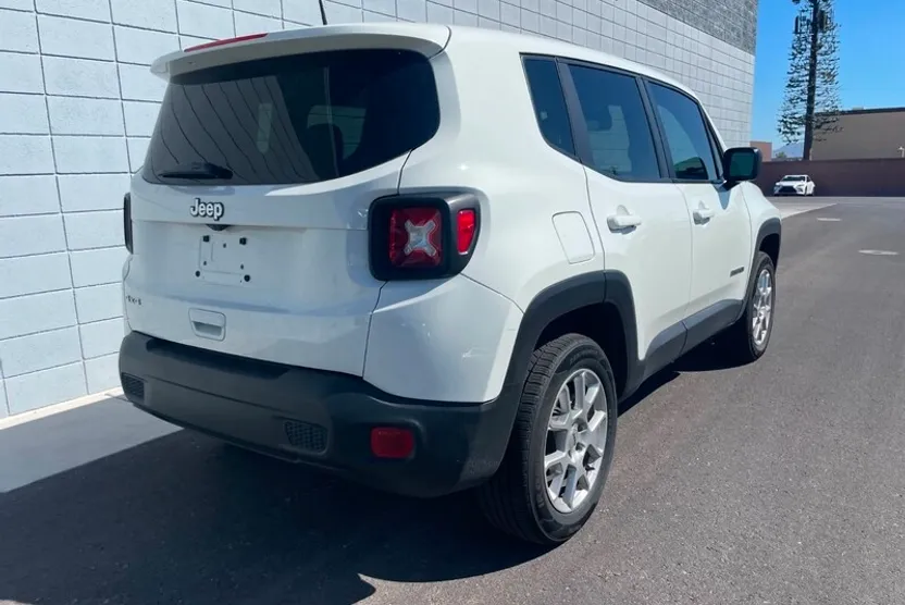 2023 Jeep Renegade Latitude photo 1