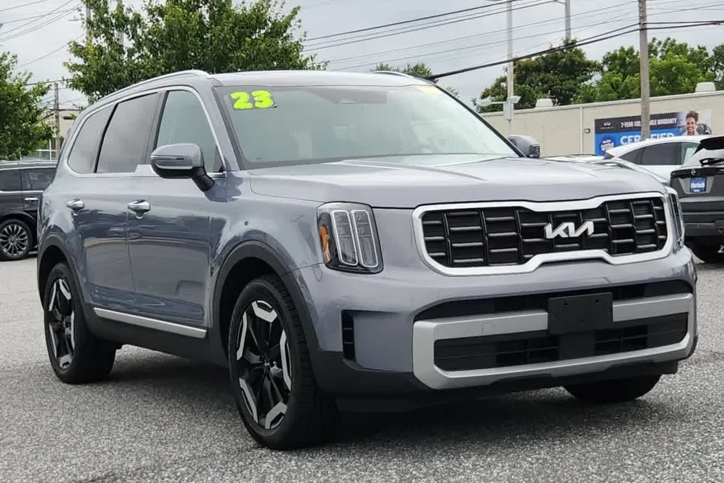 2023 Kia Telluride S photo 1