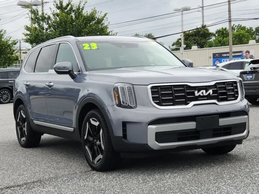 2023 Kia Telluride S photo 1