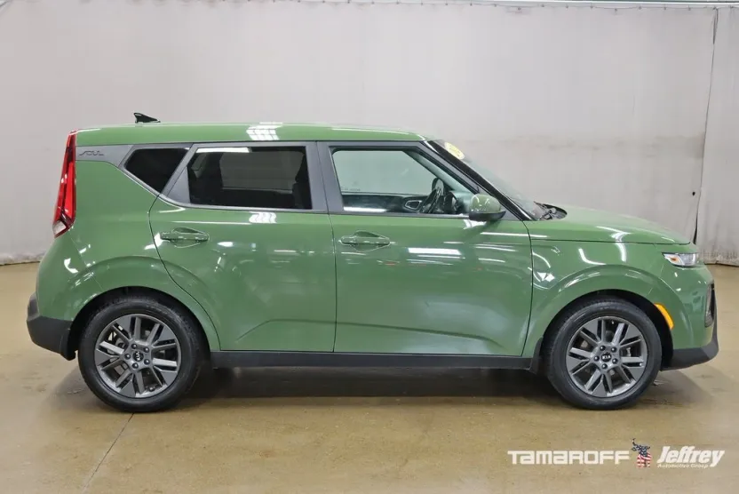 2021 Kia Soul EX photo 1
