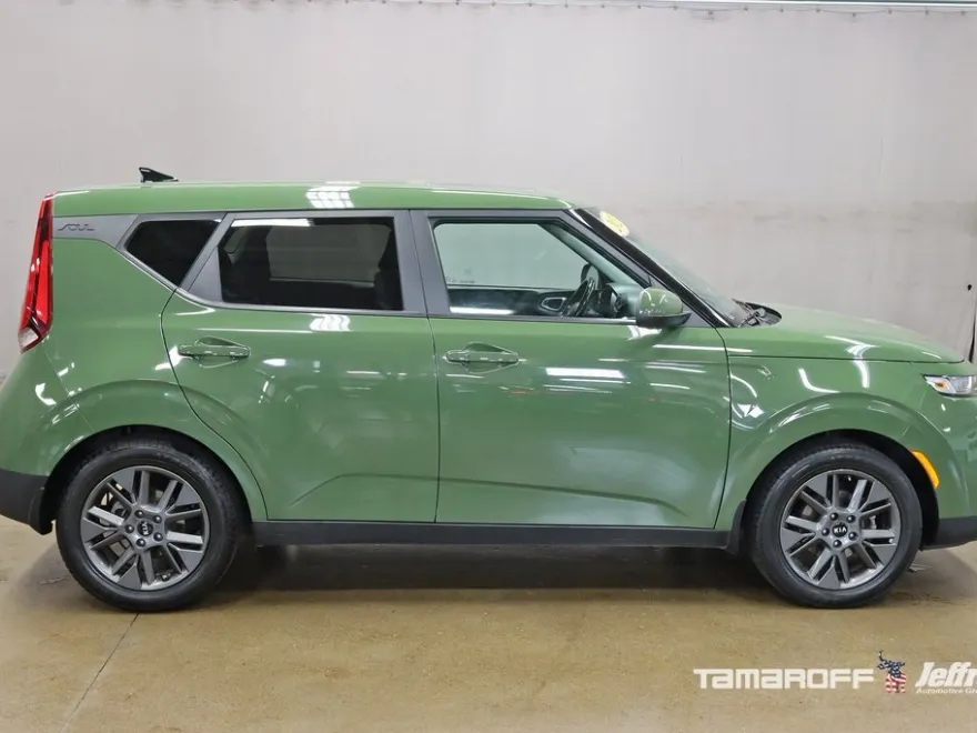 2021 Kia Soul EX photo 1