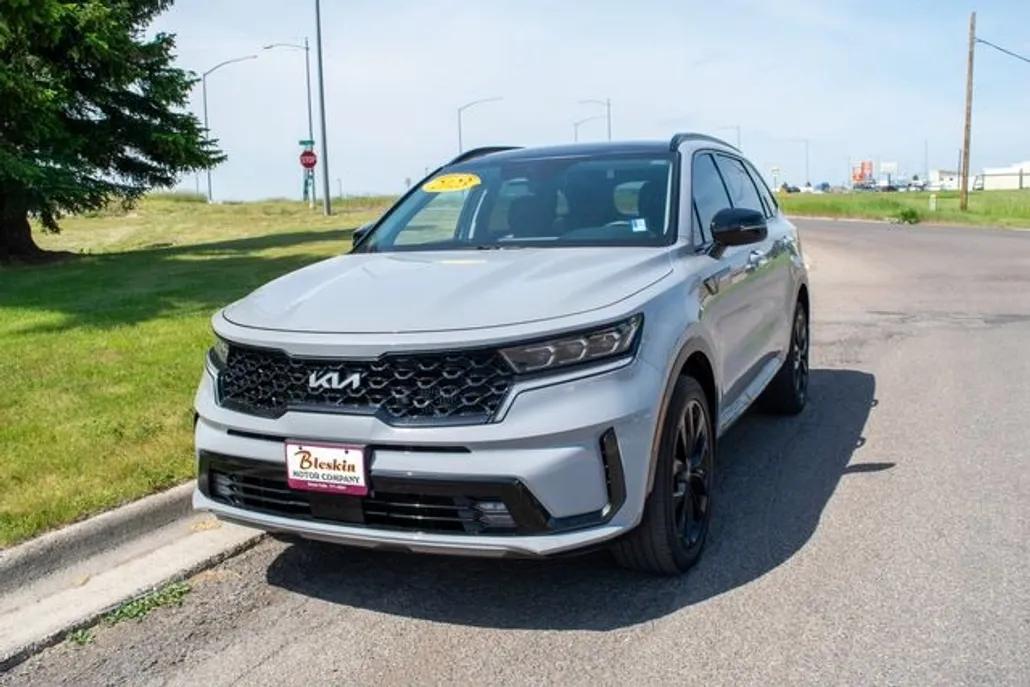 2023 Kia Sorento SX photo 1