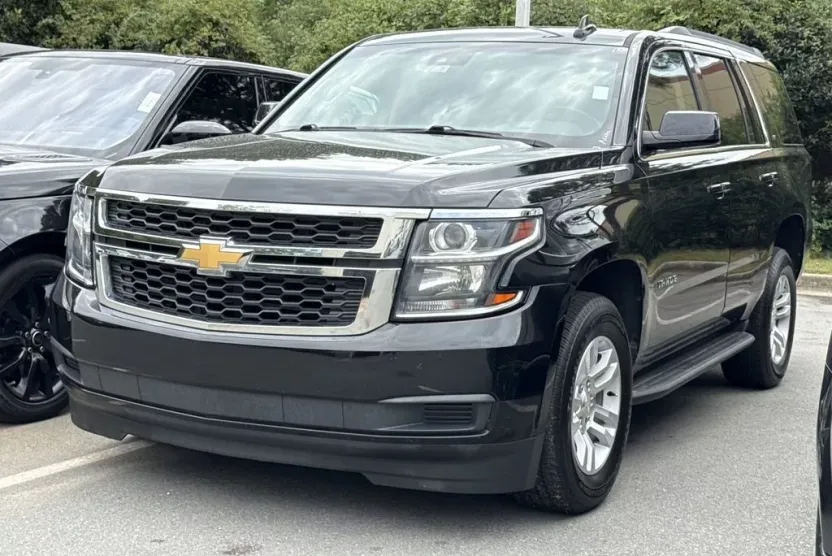 2019 Chevrolet Tahoe LT photo 1
