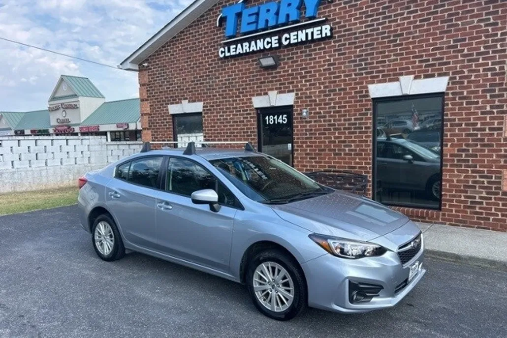 2017 Subaru Impreza 2.0i Premium photo 1