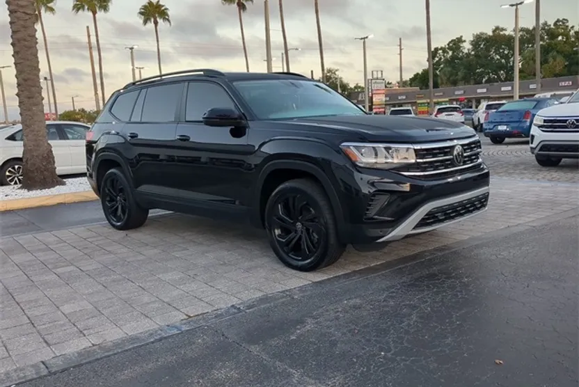 2022 Volkswagen Atlas V6 SE Technology photo 1