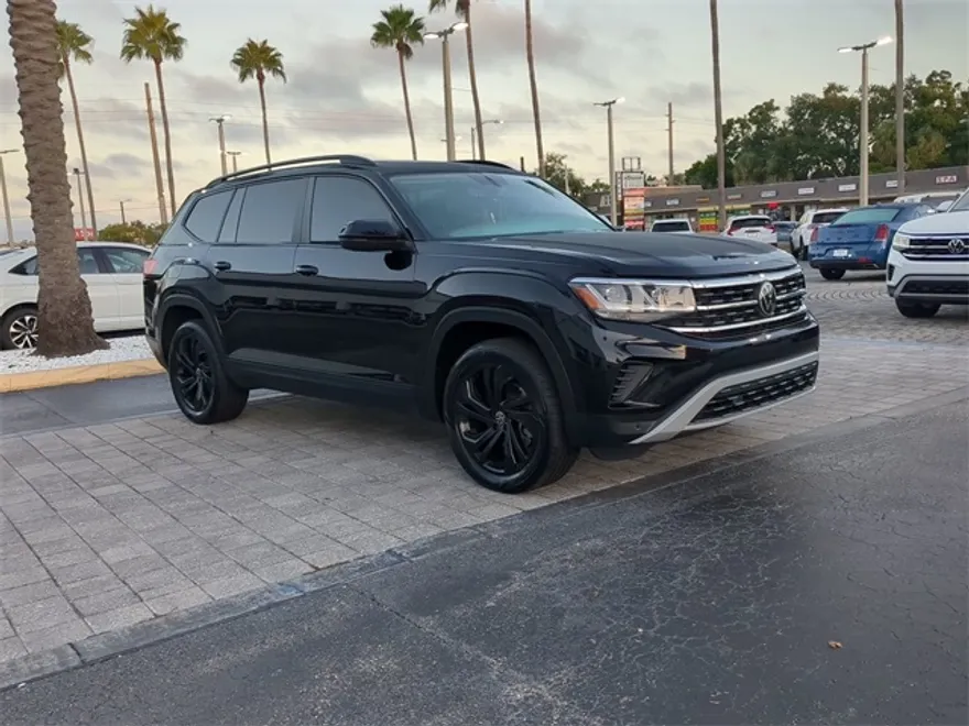 2022 Volkswagen Atlas V6 SE Technology photo 1
