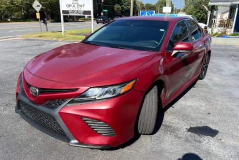 2018 Toyota Camry SE XLE photo 3