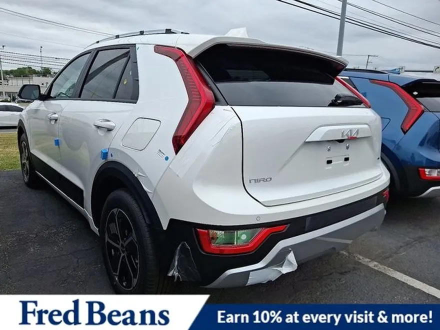 2025 Kia Niro EX photo 1