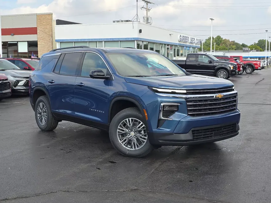 2026 Chevrolet Traverse photo 1