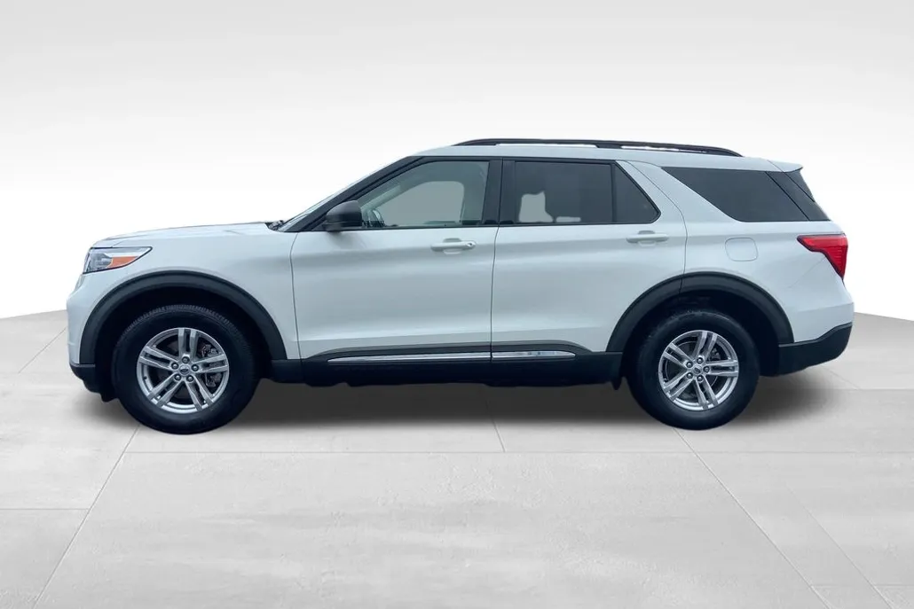 2020 Ford Explorer XLT photo 1