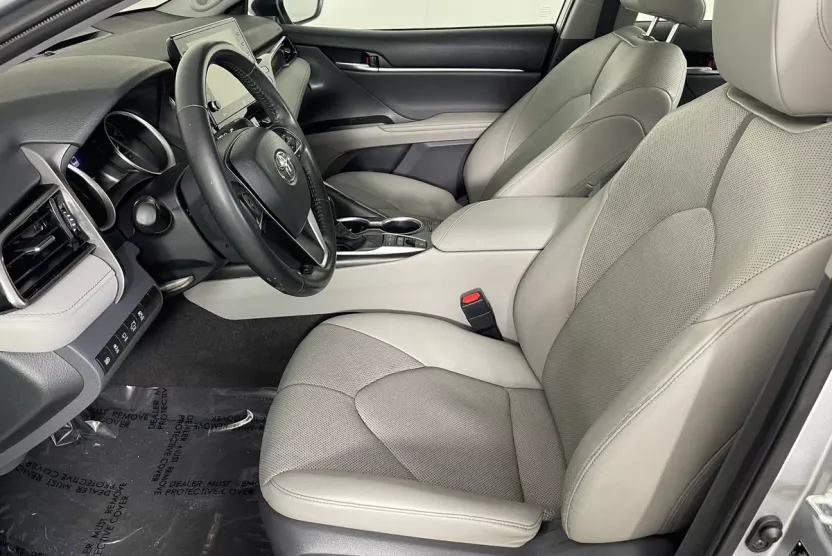 2021 Toyota Camry Hybrid XLE photo 1