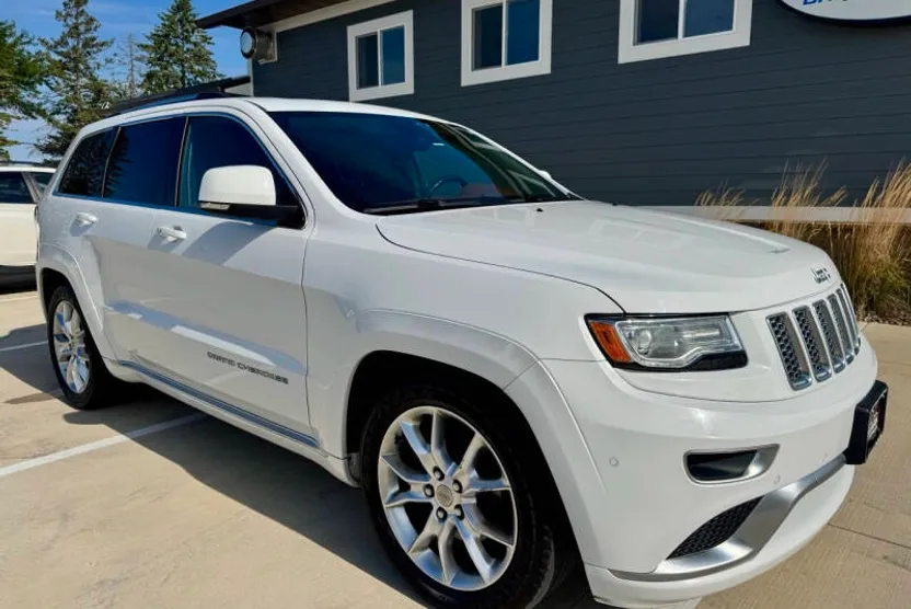 2015 Jeep Grand Cherokee Summit photo 1