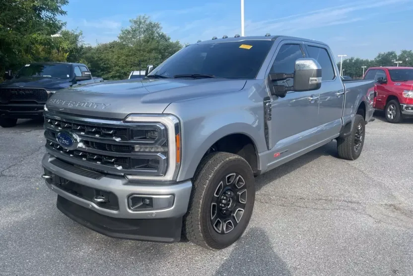 2023 Ford F-350 Platinum photo 1