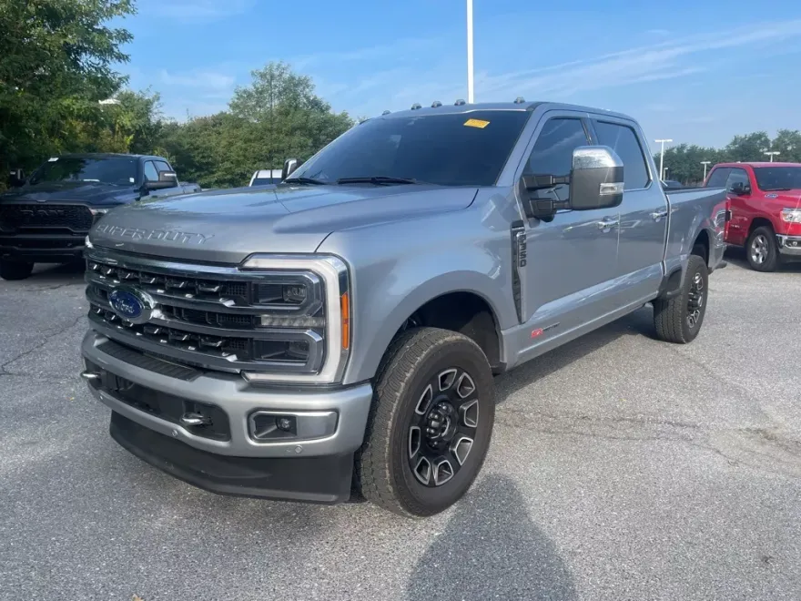 2023 Ford F-350 Platinum photo 1