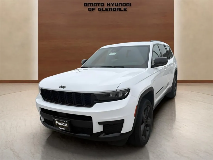 2023 Jeep Grand Cherokee Altitude photo 1