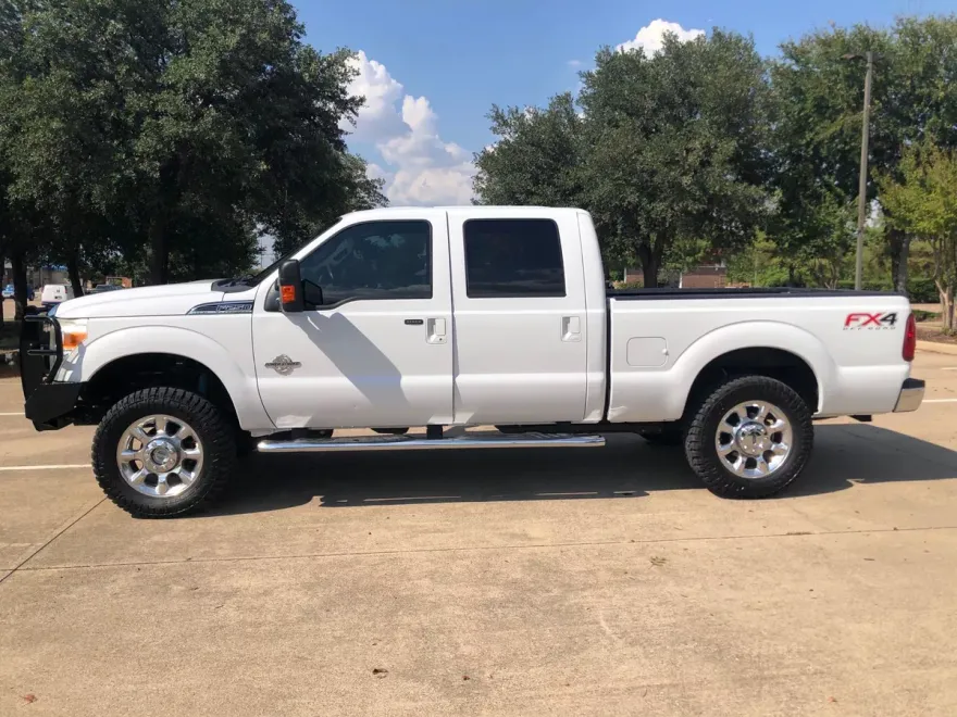 2012 Ford F-250 Lariat photo 1
