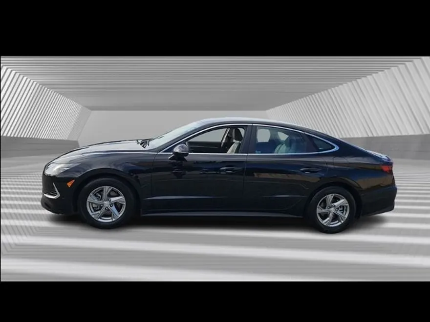 2023 Hyundai Sonata SE photo 1