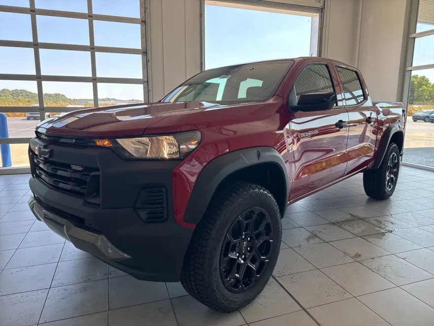 2026 Chevrolet Colorado Trail Boss photo 1