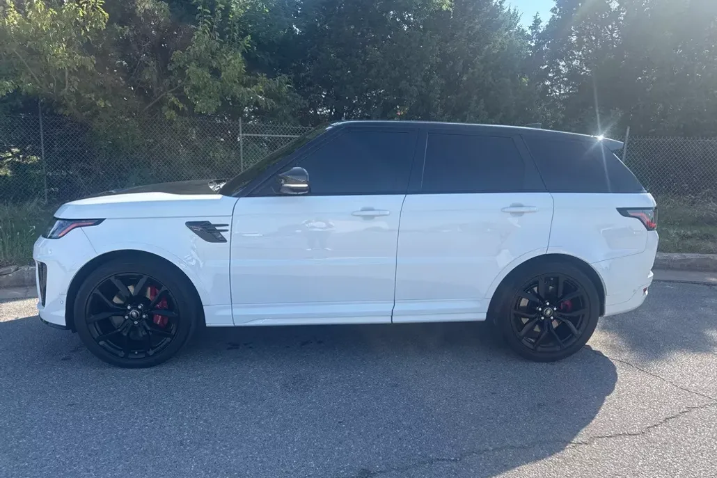 2022 Land Rover Range Rover Sport SVR photo 1