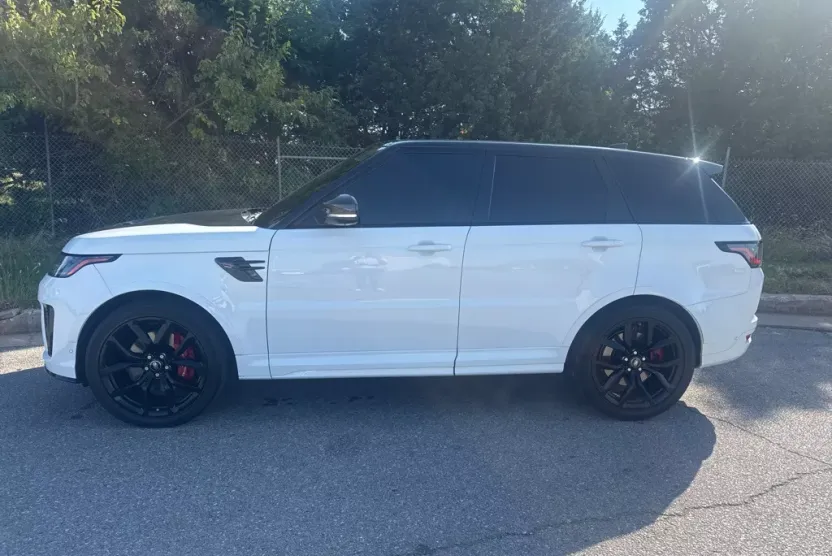 2022 Land Rover Range Rover Sport SVR photo 1
