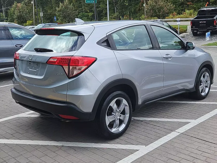 2018 Honda HR-V LX photo 1